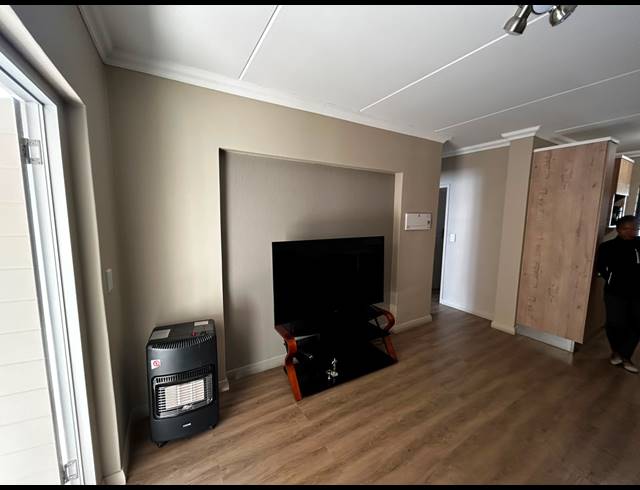 2 BEDROOM APARTMENT TO LET IN MONTANA